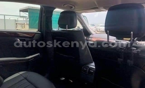 Nunua Ilio tumika Mercedes‒Benz E–Class Bluu Gari ndani ya Nairobi nchini Nairobi Nunua Ilio tumika Mercedes‒Benz E–Class Bluu Gari ndani ya Nairobi nchini Nairobi