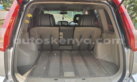 Nunua Ilio tumika Nissan X–Trail Fedha Gari ndani ya Nairobi nchini Nairobi Nunua Ilio tumika Nissan X–Trail Fedha Gari ndani ya Nairobi nchini Nairobi
