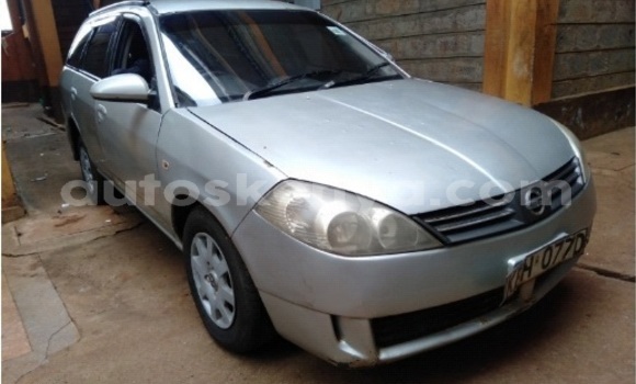 Oofamaa Nissan Wingroad Silver Makiinaa iti Nairobi keessatti Nairobi keessatti