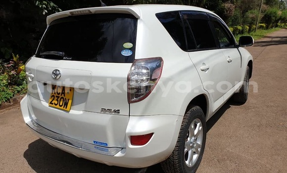 Oofamaa Toyota RAV4 White Makiinaa iti Nairobi keessatti Nairobi keessatti Oofamaa Toyota RAV4 White Makiinaa iti Nairobi keessatti Nairobi keessatti