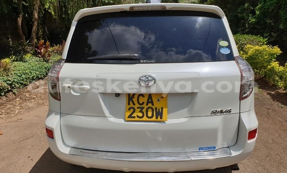Oofamaa Toyota RAV4 White Makiinaa iti Nairobi keessatti Nairobi keessatti Oofamaa Toyota RAV4 White Makiinaa iti Nairobi keessatti Nairobi keessatti