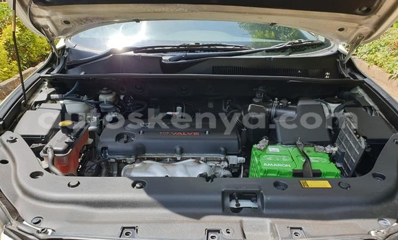 Oofamaa Toyota RAV4 White Makiinaa iti Nairobi keessatti Nairobi keessatti Oofamaa Toyota RAV4 White Makiinaa iti Nairobi keessatti Nairobi keessatti