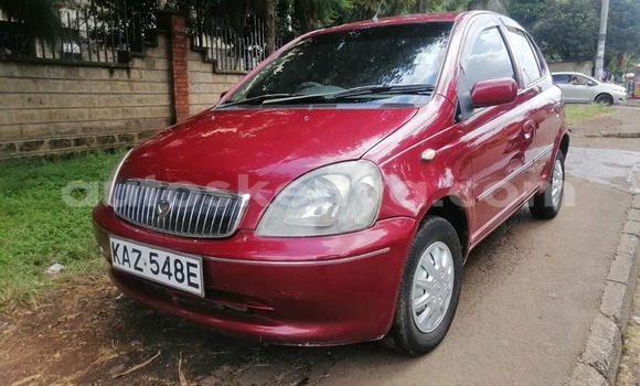 Oofamaa Toyota Vitz Red Makiinaa iti Nairobi keessatti Nairobi keessatti