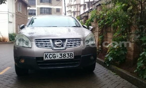 Oofamaa Nissan Dualis Silver Makiinaa iti Nairobi keessatti Nairobi keessatti
