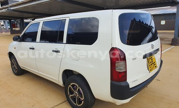 Oofamaa Toyota Probox White Makiinaa iti Nanyuki keessatti Rift Valley keessatti Oofamaa Toyota Probox White Makiinaa iti Nanyuki keessatti Rift Valley keessatti