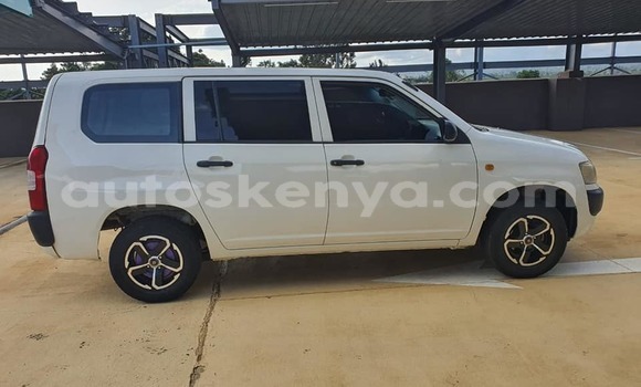 Oofamaa Toyota Probox White Makiinaa iti Nanyuki keessatti Rift Valley keessatti Oofamaa Toyota Probox White Makiinaa iti Nanyuki keessatti Rift Valley keessatti