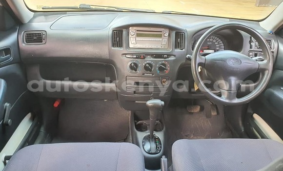 Oofamaa Toyota Probox White Makiinaa iti Nanyuki keessatti Rift Valley keessatti Oofamaa Toyota Probox White Makiinaa iti Nanyuki keessatti Rift Valley keessatti