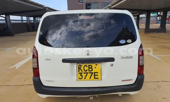 Oofamaa Toyota Probox White Makiinaa iti Nanyuki keessatti Rift Valley keessatti Oofamaa Toyota Probox White Makiinaa iti Nanyuki keessatti Rift Valley keessatti