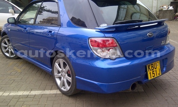 Oofamaa Subaru Impreza Blue Makiinaa iti Isiolo keessatti East Kenya keessatti Oofamaa Subaru Impreza Blue Makiinaa iti Isiolo keessatti East Kenya keessatti