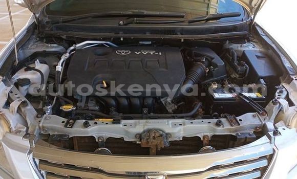 Oofamaa Toyota Premio Silver Makiinaa iti Chuka keessatti East Kenya keessatti Oofamaa Toyota Premio Silver Makiinaa iti Chuka keessatti East Kenya keessatti