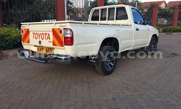 Oofamaa Toyota Pickup Beige Makiinaa iti Isiolo keessatti East Kenya keessatti Oofamaa Toyota Pickup Beige Makiinaa iti Isiolo keessatti East Kenya keessatti