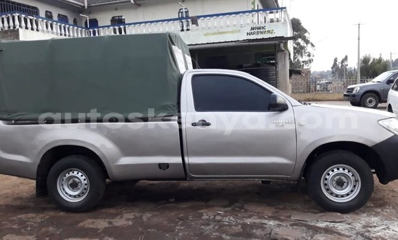 Nunua Ilio tumika Toyota Hilux Fedha Gari ndani ya Nairobi nchini Nairobi Nunua Ilio tumika Toyota Hilux Fedha Gari ndani ya Nairobi nchini Nairobi