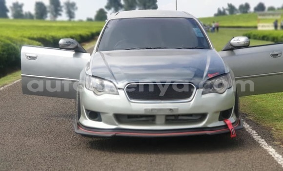 Nunua Ilio tumika Subaru Legacy Fedha Gari ndani ya Nairobi nchini Nairobi