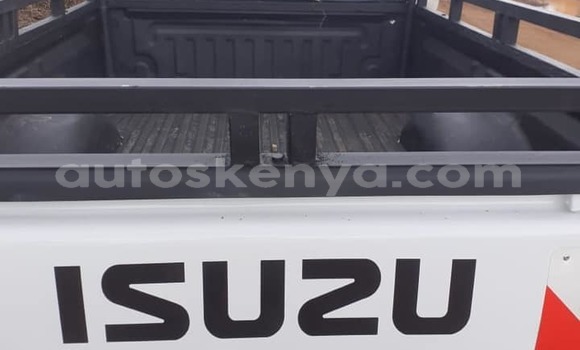 Nunua Ilio tumika Isuzu D–MAX Nyeupe Gari ndani ya Nairobi nchini Nairobi Nunua Ilio tumika Isuzu D–MAX Nyeupe Gari ndani ya Nairobi nchini Nairobi