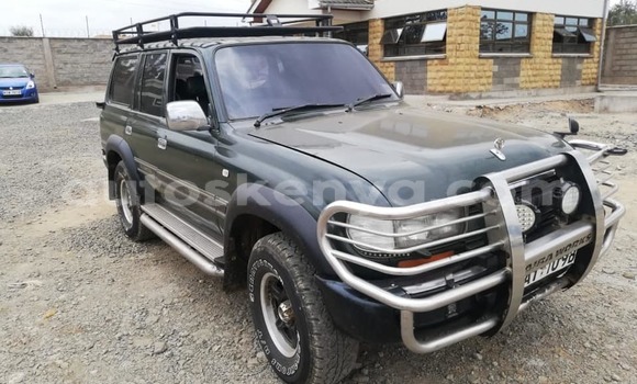 Nunua Ilio tumika Toyota Land Cruiser Nyeusi Gari ndani ya Nairobi nchini Nairobi Nunua Ilio tumika Toyota Land Cruiser Nyeusi Gari ndani ya Nairobi nchini Nairobi