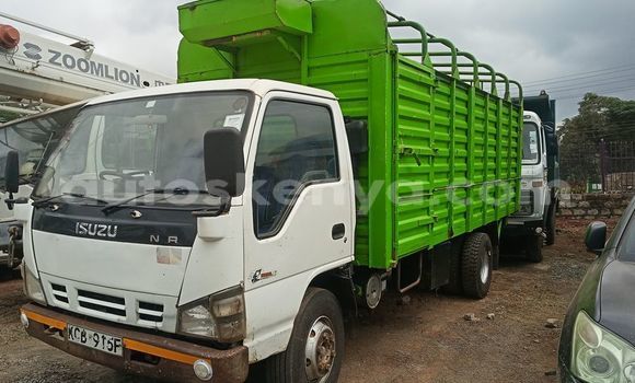 Oofamaa Isuzu Elf Beige Netiree iti Garissa keessatti Northeast Kenya keessatti Oofamaa Isuzu Elf Beige Netiree iti Garissa keessatti Northeast Kenya keessatti
