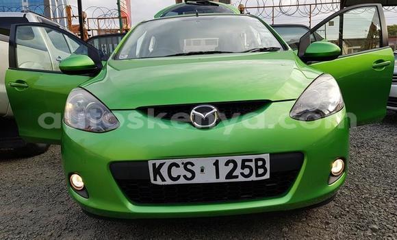 Nunua Ilio tumika Mazda Demio Kijani Gari ndani ya Chuka nchini Mashariki ya Kenya