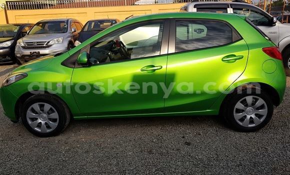Oofamaa Mazda Demio Green Makiinaa iti Chuka keessatti East Kenya keessatti Oofamaa Mazda Demio Green Makiinaa iti Chuka keessatti East Kenya keessatti