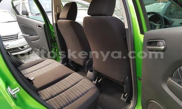 Oofamaa Mazda Demio Green Makiinaa iti Chuka keessatti East Kenya keessatti Oofamaa Mazda Demio Green Makiinaa iti Chuka keessatti East Kenya keessatti