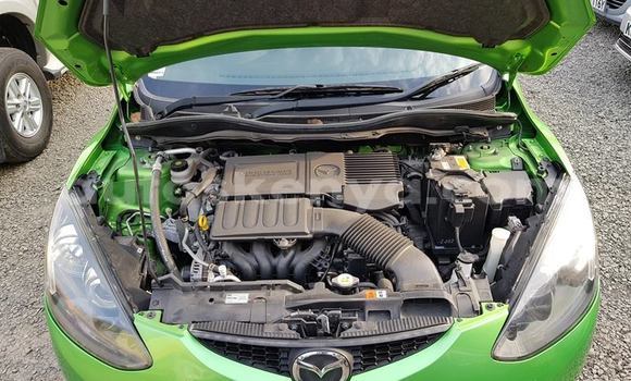Oofamaa Mazda Demio Green Makiinaa iti Chuka keessatti East Kenya keessatti Oofamaa Mazda Demio Green Makiinaa iti Chuka keessatti East Kenya keessatti