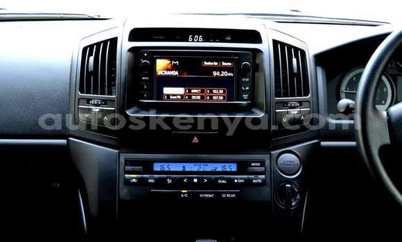 Nunua Ilio tumika Toyota Land Cruiser Nyeupe Gari ndani ya Nairobi nchini Nairobi Nunua Ilio tumika Toyota Land Cruiser Nyeupe Gari ndani ya Nairobi nchini Nairobi