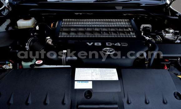 Nunua Ilio tumika Toyota Land Cruiser Nyeupe Gari ndani ya Nairobi nchini Nairobi Nunua Ilio tumika Toyota Land Cruiser Nyeupe Gari ndani ya Nairobi nchini Nairobi