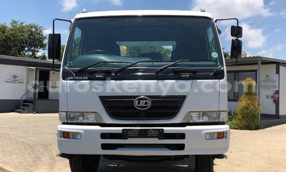 Oofamaa Nissan UD White Netiree iti Nairobi keessatti Nairobi keessatti Oofamaa Nissan UD White Netiree iti Nairobi keessatti Nairobi keessatti