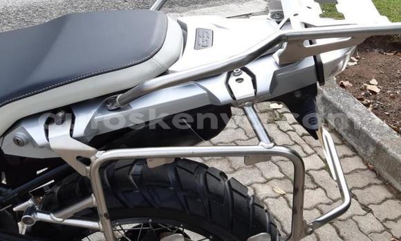 Nunua Ilio tumika BMW R1200GS Adventure Bluu Bike ndani ya Nairobi nchini Nairobi Nunua Ilio tumika BMW R1200GS Adventure Bluu Bike ndani ya Nairobi nchini Nairobi