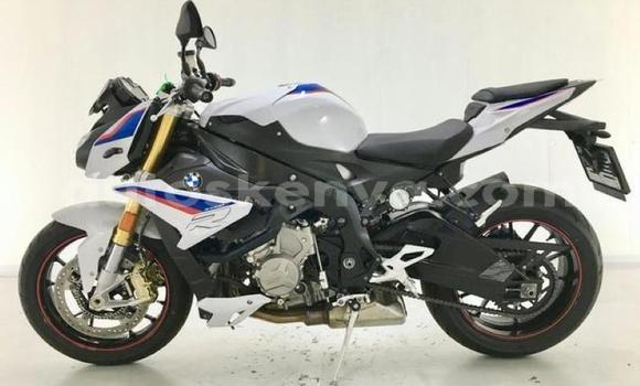 Nunua Ilio tumika BMW S 1000 Nyeusi Bike ndani ya Nairobi nchini Nairobi Nunua Ilio tumika BMW S 1000 Nyeusi Bike ndani ya Nairobi nchini Nairobi