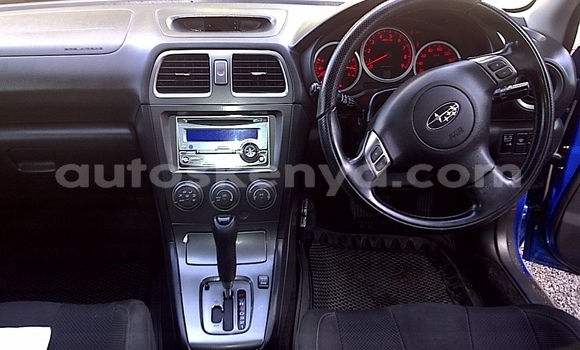 Oofamaa Subaru Impreza Blue Makiinaa iti Chuka keessatti East Kenya keessatti Oofamaa Subaru Impreza Blue Makiinaa iti Chuka keessatti East Kenya keessatti