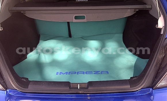 Oofamaa Subaru Impreza Blue Makiinaa iti Chuka keessatti East Kenya keessatti Oofamaa Subaru Impreza Blue Makiinaa iti Chuka keessatti East Kenya keessatti