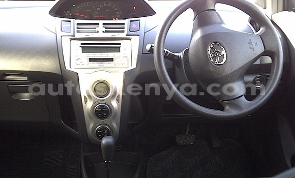 Oofamaa Toyota Vitz Blue Makiinaa iti Bomet keessatti Rift Valley keessatti Oofamaa Toyota Vitz Blue Makiinaa iti Bomet keessatti Rift Valley keessatti