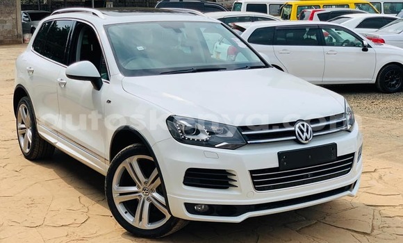 Nunua Ilio tumika Volkswagen Touareg Nyeupe Gari ndani ya Nairobi nchini Nairobi