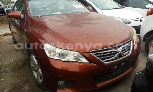 Oofamaa Toyota Mark X Brown Makiinaa iti Nairobi keessatti Nairobi keessatti