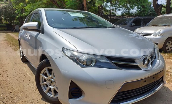 Oofamaa Toyota Auris Silver Makiinaa iti Nairobi keessatti Nairobi keessatti Oofamaa Toyota Auris Silver Makiinaa iti Nairobi keessatti Nairobi keessatti