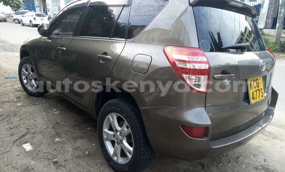 Nunua Ilio tumika Toyota RAV4 Nyeusi Gari ndani ya Nairobi nchini Nairobi Nunua Ilio tumika Toyota RAV4 Nyeusi Gari ndani ya Nairobi nchini Nairobi