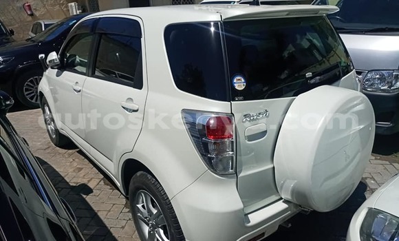 Nunua Ilio tumika Toyota Rush Nyeupe Gari ndani ya Nairobi nchini Nairobi Nunua Ilio tumika Toyota Rush Nyeupe Gari ndani ya Nairobi nchini Nairobi