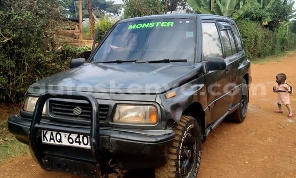 Nunua Ilio tumika Suzuki Escudo Nyeusi Gari ndani ya Nairobi nchini Nairobi