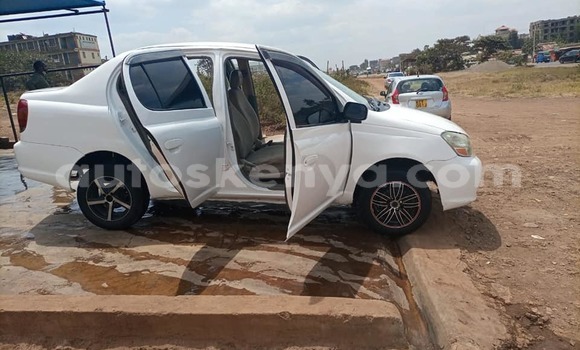 Oofamaa Toyota Platz White Makiinaa iti Nairobi keessatti Nairobi keessatti Oofamaa Toyota Platz White Makiinaa iti Nairobi keessatti Nairobi keessatti