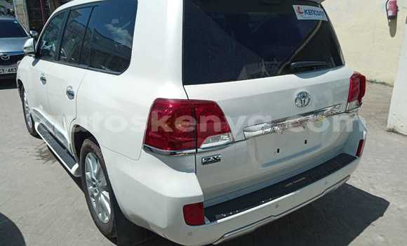 Nunua Mpya Toyota Prado Nyeupe Gari ndani ya Mombasa nchini Kenya ya Pwani