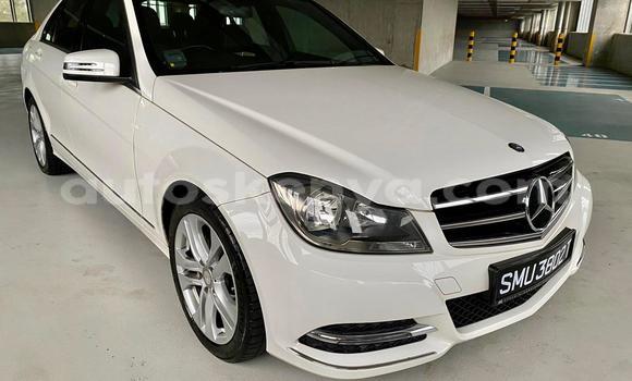 Haaraa Mercedes‒Benz C–Class White Makiinaa iti Nairobi keessatti Nairobi keessatti Haaraa Mercedes‒Benz C–Class White Makiinaa iti Nairobi keessatti Nairobi keessatti