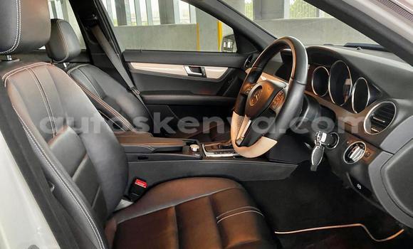 Haaraa Mercedes‒Benz C–Class White Makiinaa iti Nairobi keessatti Nairobi keessatti Haaraa Mercedes‒Benz C–Class White Makiinaa iti Nairobi keessatti Nairobi keessatti