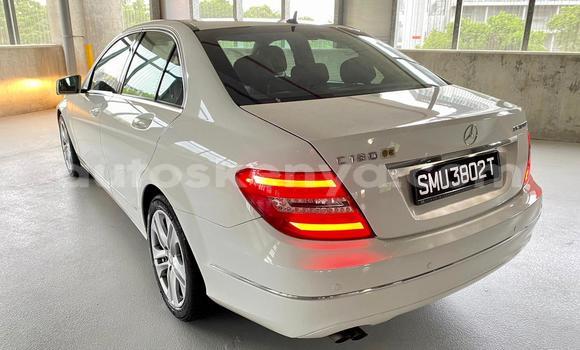 Haaraa Mercedes‒Benz C–Class White Makiinaa iti Nairobi keessatti Nairobi keessatti Haaraa Mercedes‒Benz C–Class White Makiinaa iti Nairobi keessatti Nairobi keessatti