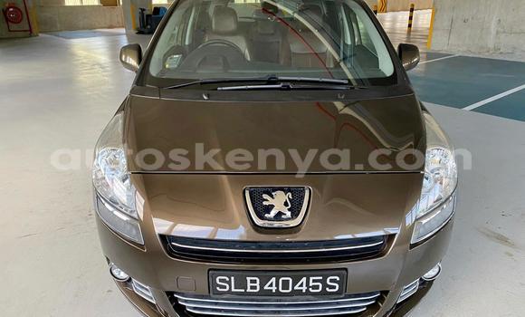 Oofamaa Peugeot 5008 Brown Makiinaa iti Nairobi keessatti Nairobi keessatti
