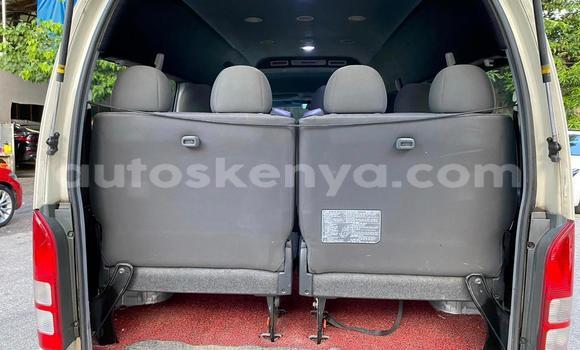 Oofamaa Toyota Hiace White Makiinaa iti Nairobi keessatti Nairobi keessatti Oofamaa Toyota Hiace White Makiinaa iti Nairobi keessatti Nairobi keessatti