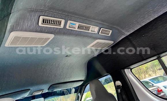 Oofamaa Toyota Hiace White Makiinaa iti Nairobi keessatti Nairobi keessatti Oofamaa Toyota Hiace White Makiinaa iti Nairobi keessatti Nairobi keessatti
