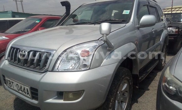 Buy Used Toyota Land Cruiser Prado Silver Car in Nairobi in Nairobi Buy Used Toyota Land Cruiser Prado Silver Car in Nairobi in Nairobi