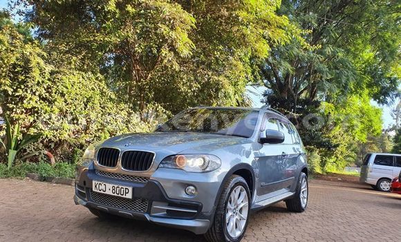 Oofamaa BMW X5 Blue Makiinaa iti Nairobi keessatti Nairobi keessatti