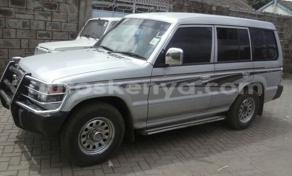 Oofamaa Nissan Patrol Silver Makiinaa iti Nairobi keessatti Nairobi keessatti