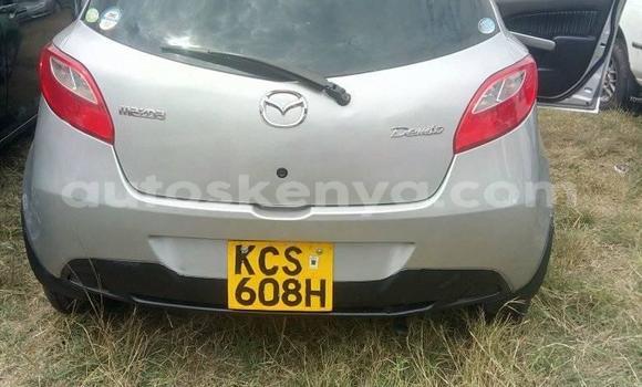 Oofamaa Mazda Demio Silver Makiinaa iti Mombasa keessatti Coastal Kenya keessatti Oofamaa Mazda Demio Silver Makiinaa iti Mombasa keessatti Coastal Kenya keessatti